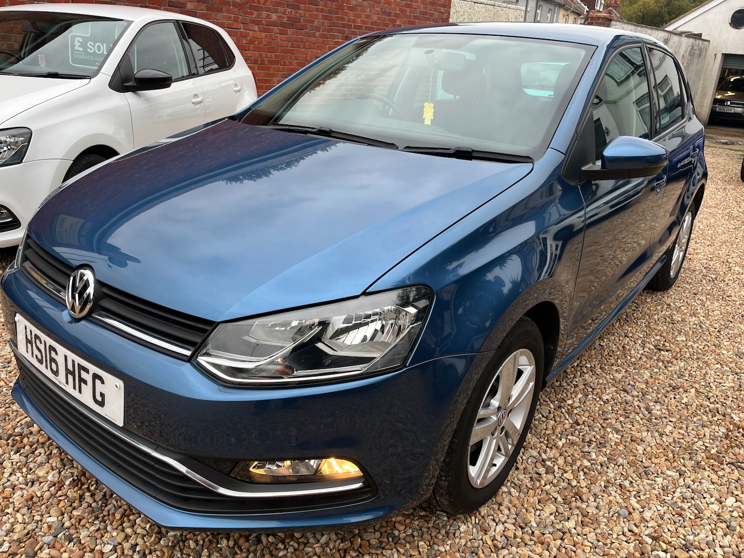 Used Volkswagen Polo 2016 for sale - 76082430: Photo 1