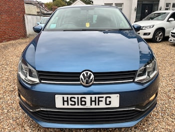 Used Volkswagen Polo 2016 for sale - 76082430: Photo 2