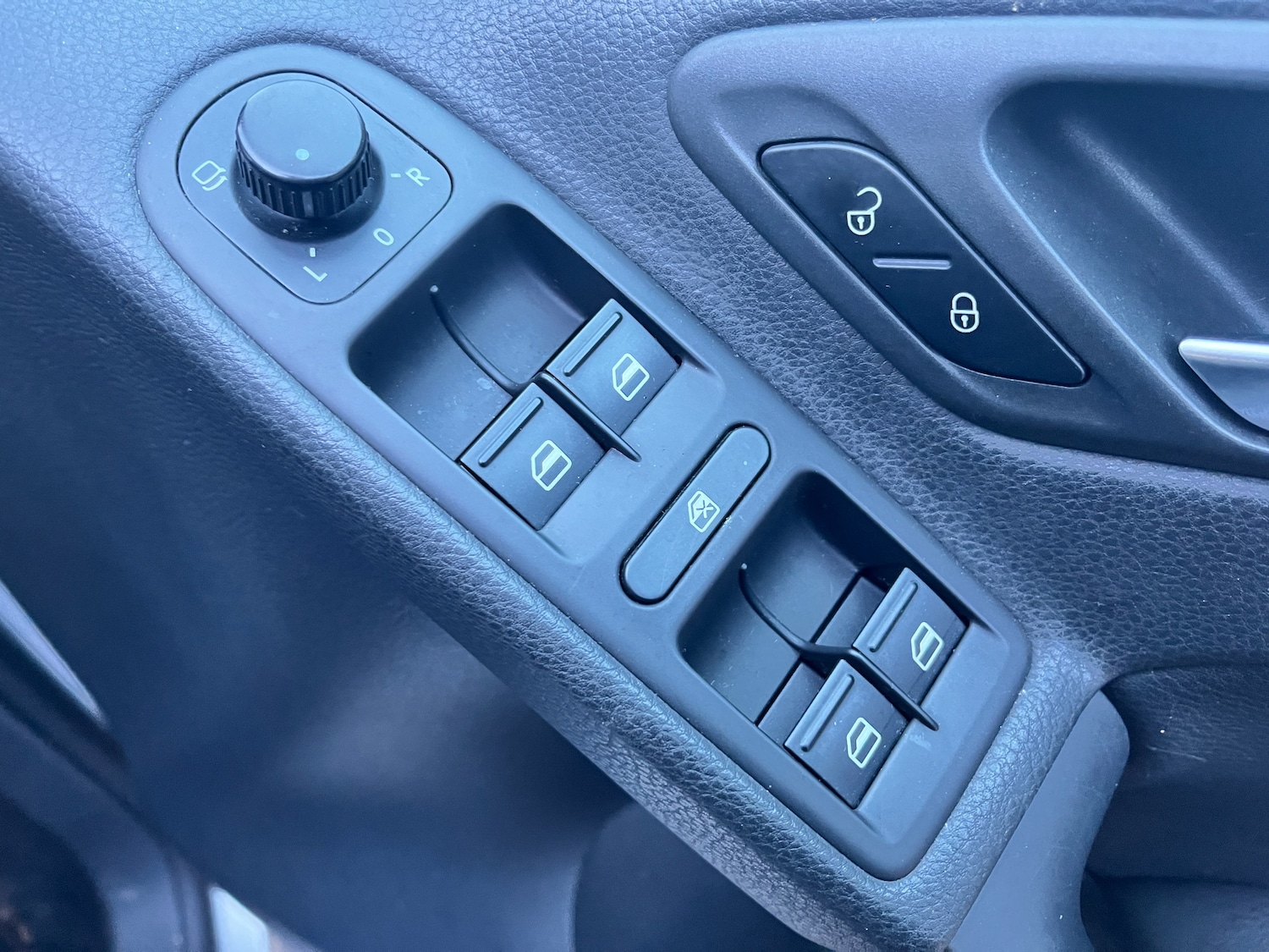 Used Volkswagen Golf 2011 for sale - 77301601: Photo 9