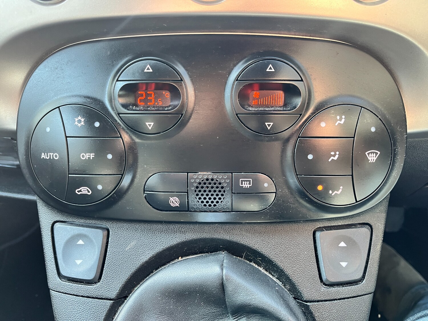 Used Fiat 500 2011 for sale - 77747430: Photo 12