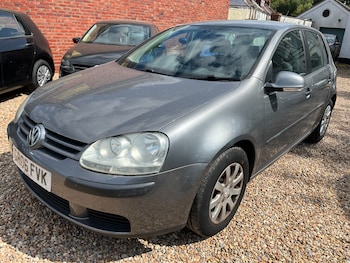 Volkswagen - Golf