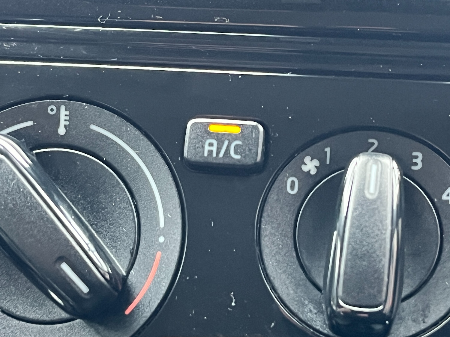 Used Volkswagen up! 2014 for sale - 77620348: Photo 14