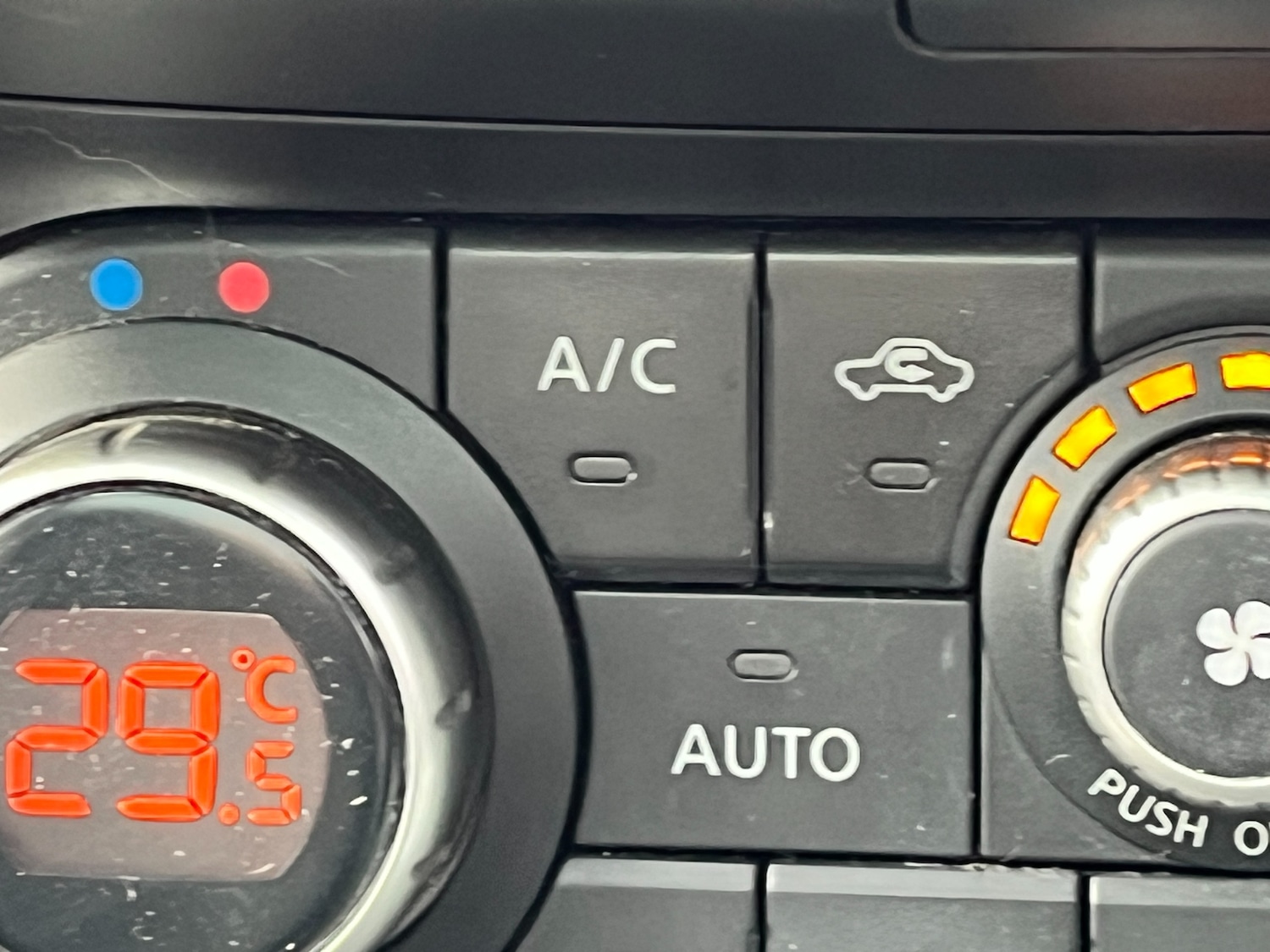 Used Nissan Qashqai 2012 for sale - 77582537: Photo 14