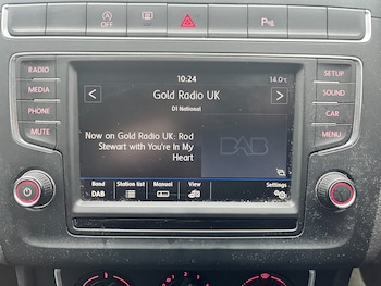 Used Volkswagen Polo 2016 for sale - 76883976: Photo