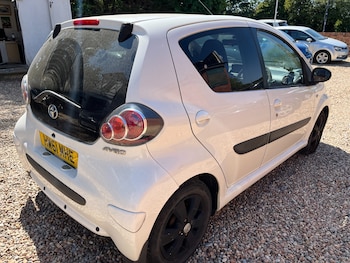 Used Toyota AYGO 2011 for sale - 79385874: Photo
