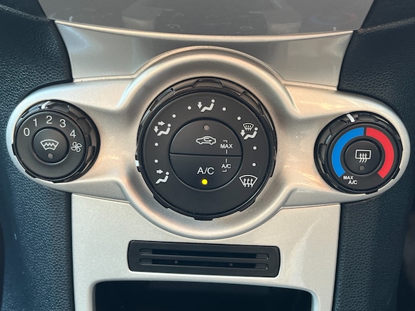 Used Ford Fiesta 2012 for sale - 76193853: Photo 15