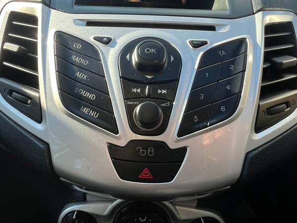 Used Ford Fiesta 2012 for sale - 76193853: Photo 17