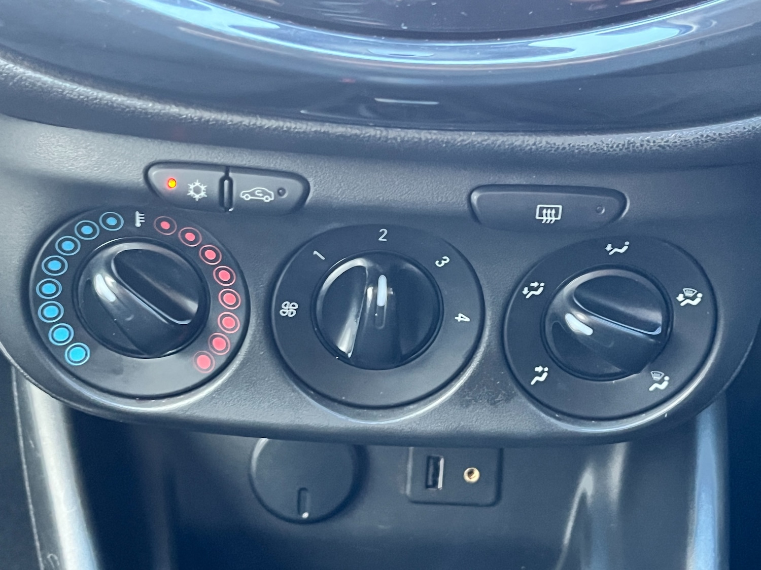 Used Vauxhall Corsa 2015 for sale - 77935455: Photo 17