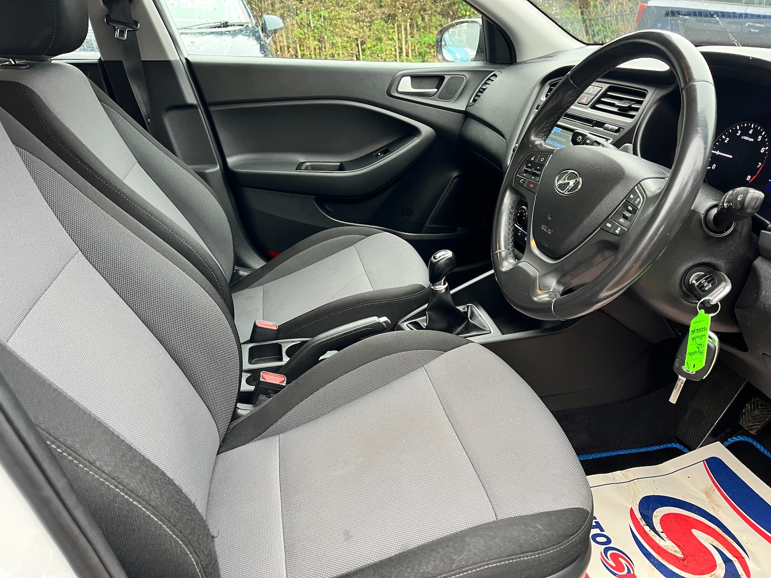 Used Hyundai i20 2017 for sale - 76972941: Photo 8