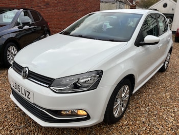 Used Volkswagen Polo 2015 for sale - 76395603: Photo