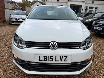 Used Volkswagen Polo 2015 for sale - 76395603: Photo