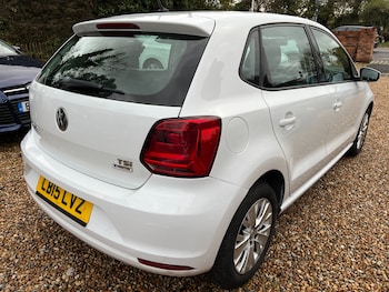 Used Volkswagen Polo 2015 for sale - 76395603: Photo