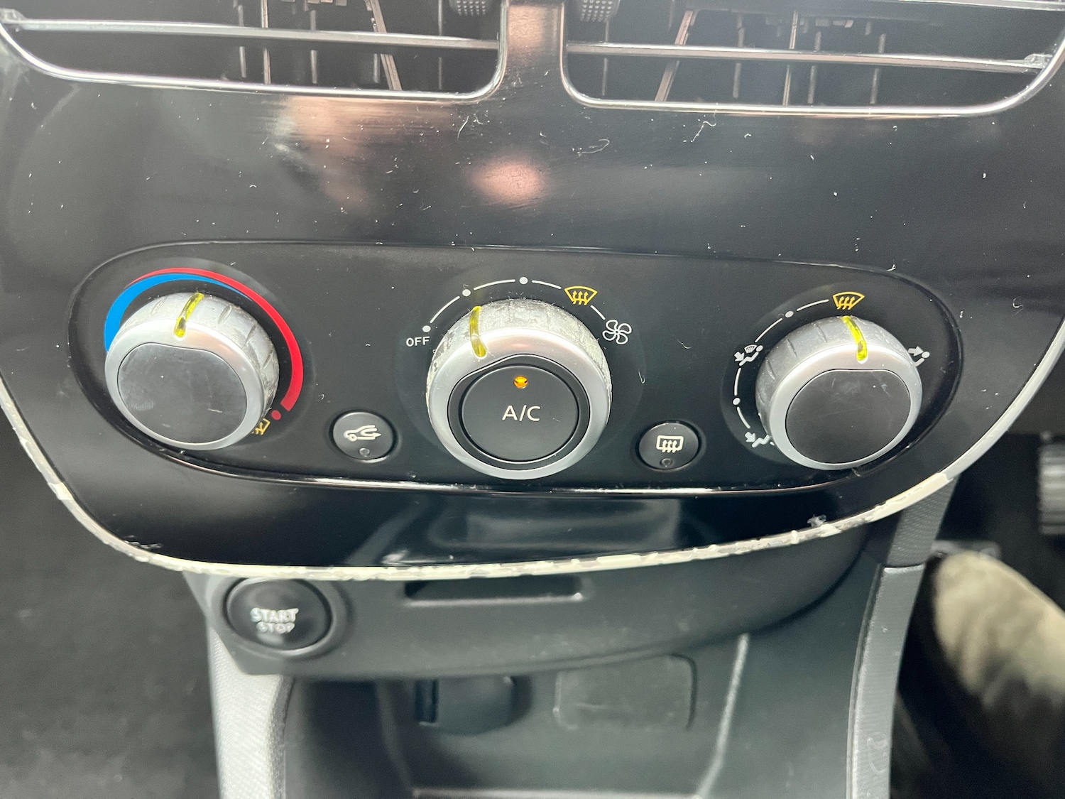 Used Renault Clio 2015 for sale - 78134849: Photo 16