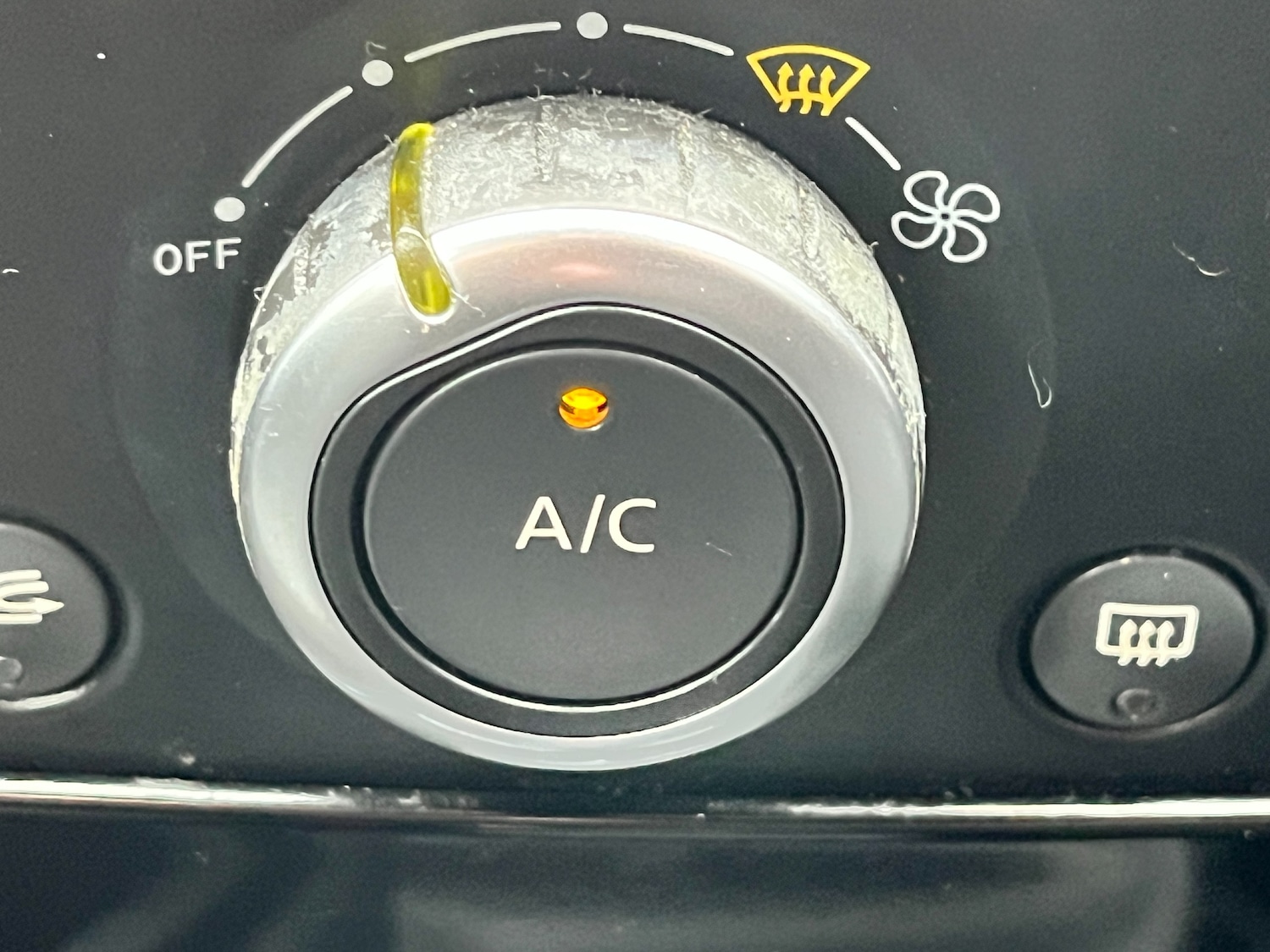 Used Renault Clio 2015 for sale - 78134849: Photo 17