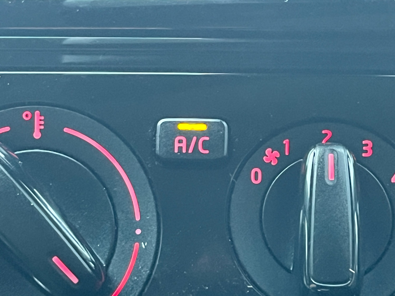 Used Volkswagen up! 2014 for sale - 77249436: Photo 16