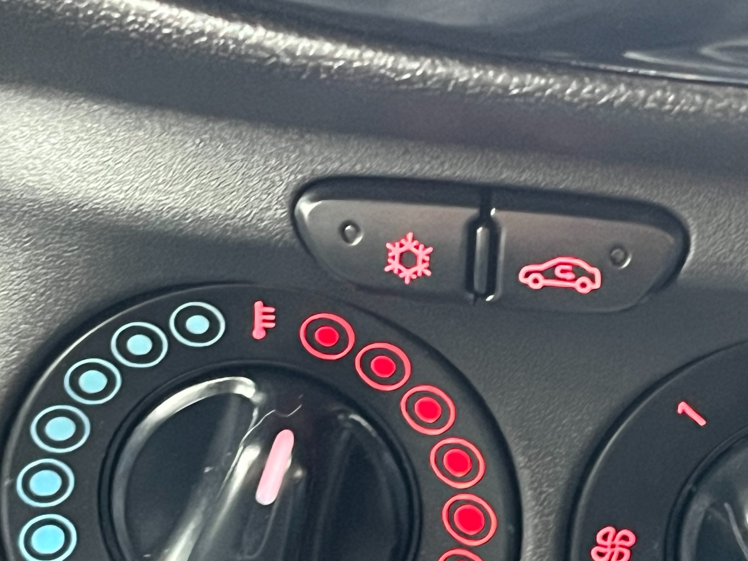 Used Vauxhall Corsa 2015 for sale - 76364400: Photo 17