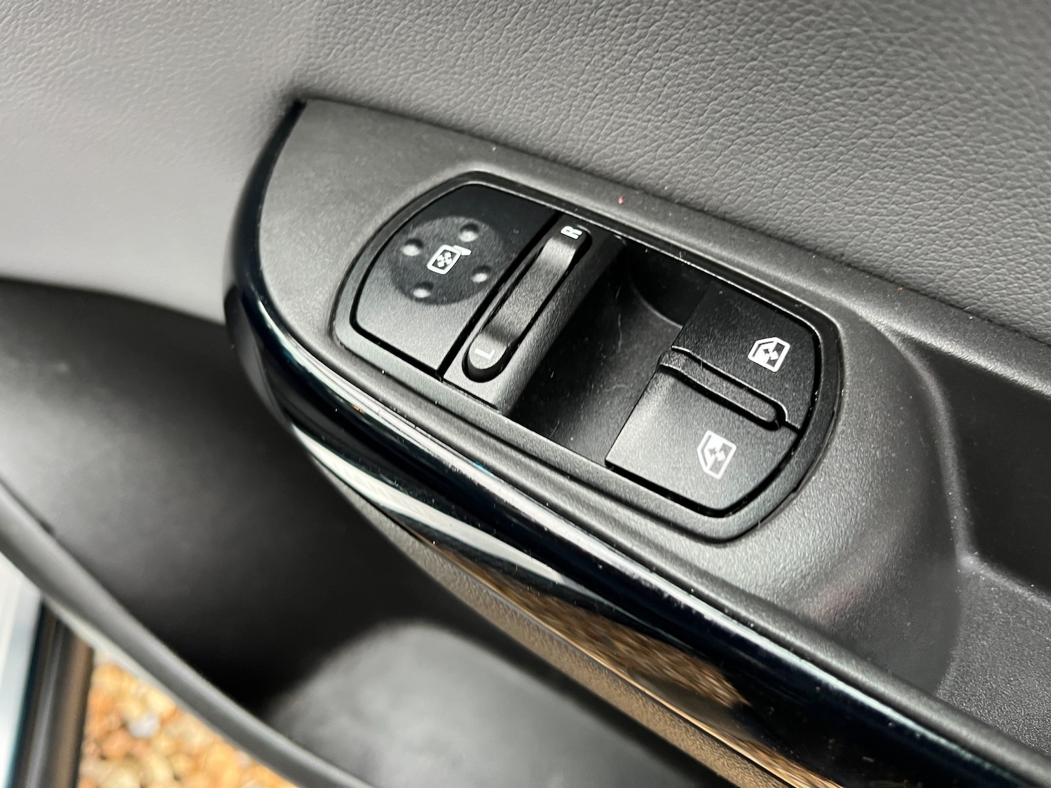 Used Vauxhall Corsa 2015 for sale - 76364400: Photo 9