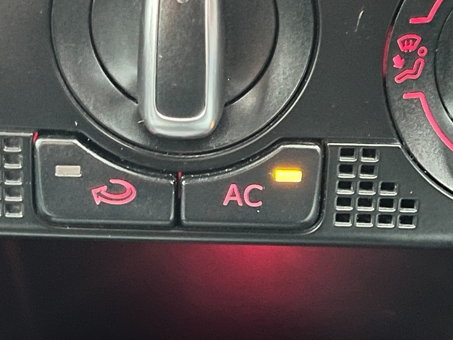 Used Volkswagen Polo 2010 for sale - 77450920: Photo 14