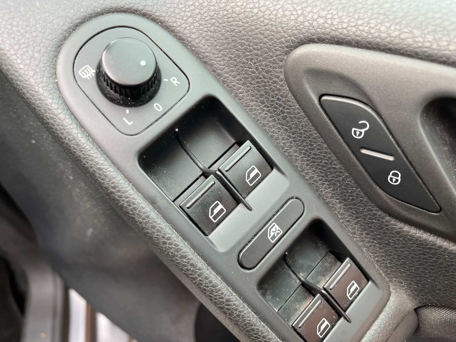 Used Volkswagen Golf 2011 for sale - 76535046: Photo 9