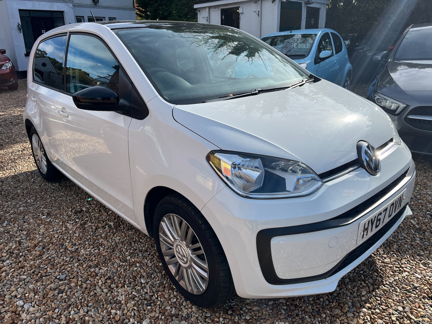 Used Volkswagen up! 2017 for sale - 76364372: Photo 3