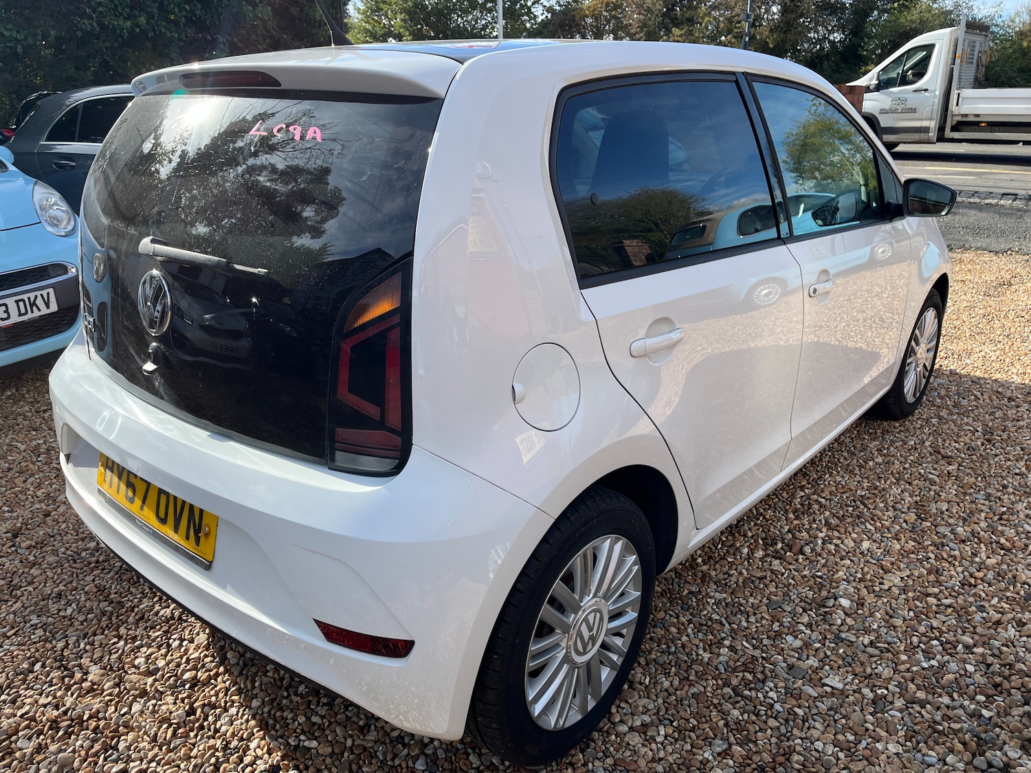 Used Volkswagen up! 2017 for sale - 76364372: Photo 4