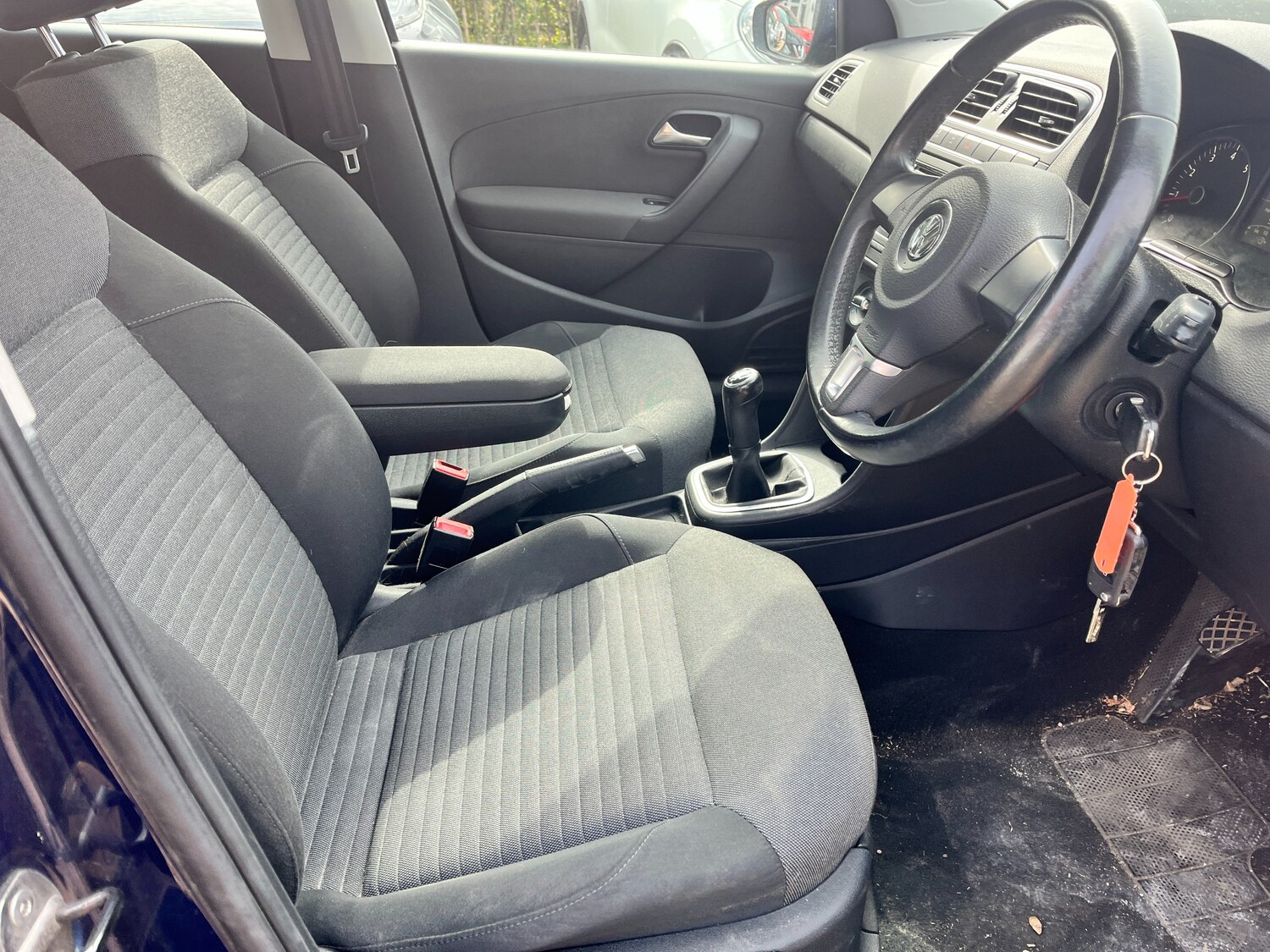 Used Volkswagen Polo 2010 for sale - 77976105: Photo 8