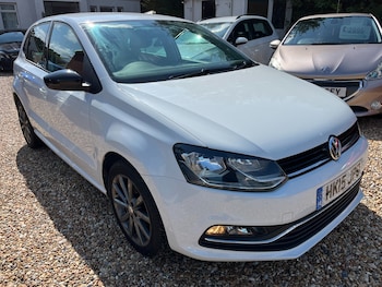 Used Volkswagen Polo 2015 for sale - 75524746: Photo