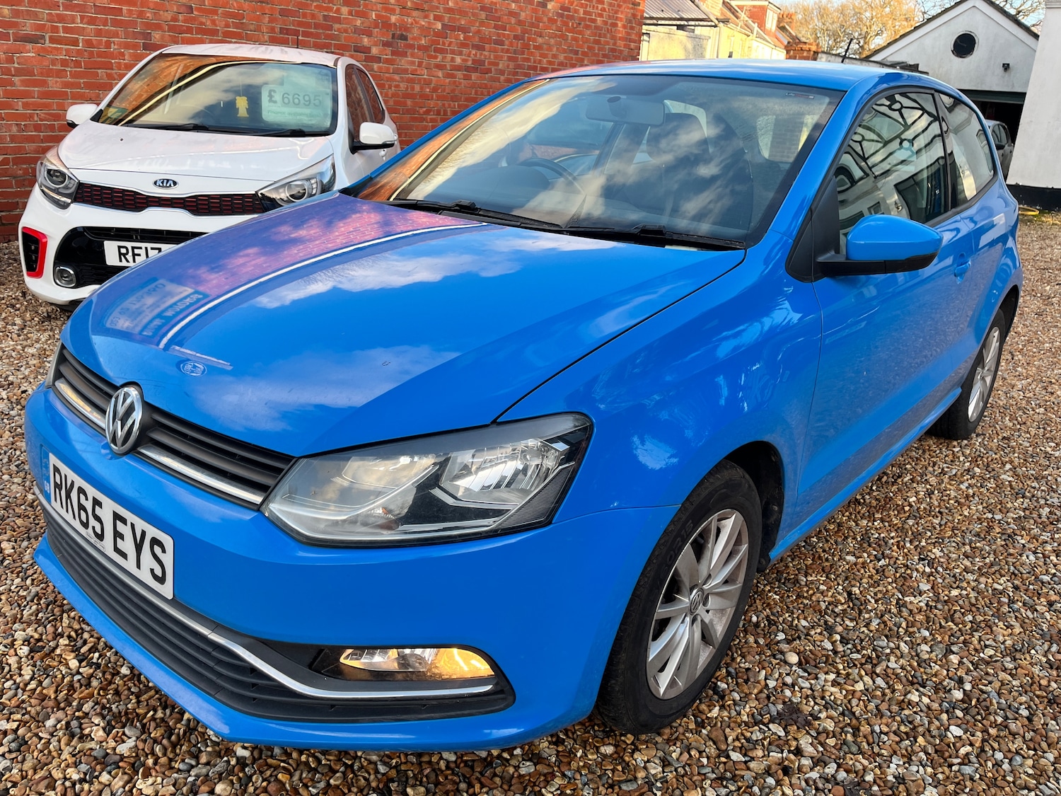 Used Volkswagen Polo 2015 for sale - 76896374: Photo 1