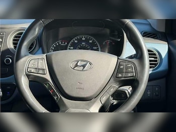 Used Hyundai i10 2016 for sale - 78502780: Photo