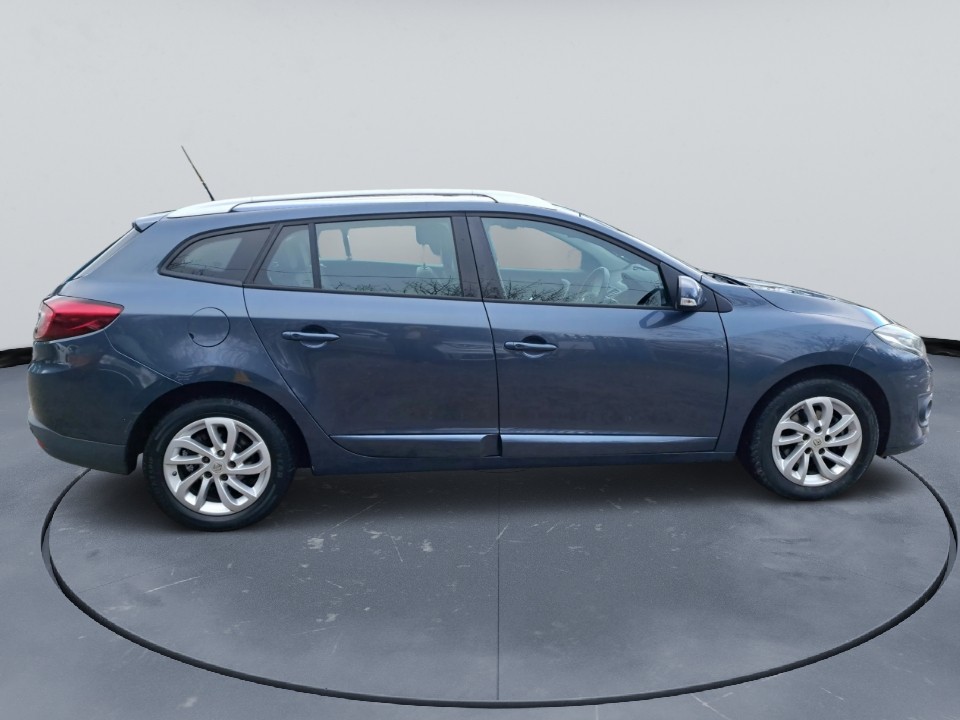 Used Renault Megane 2015 for sale - 77572842: Photo 2
