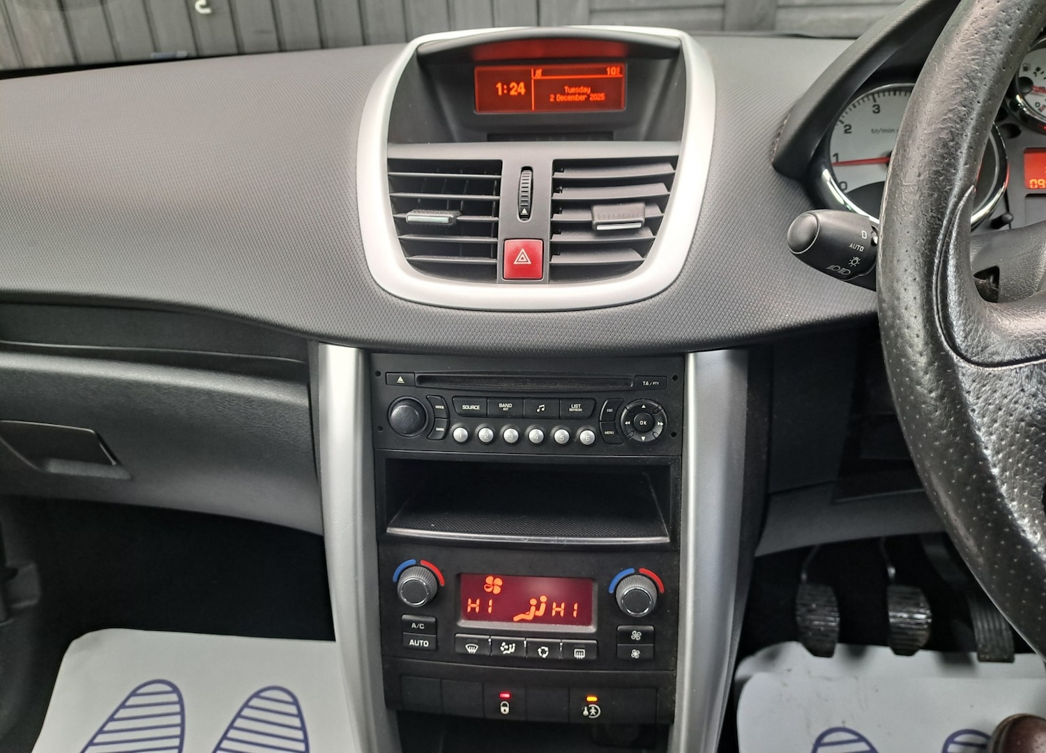 Used Peugeot 207 2010 for sale - 77089873: Photo 16