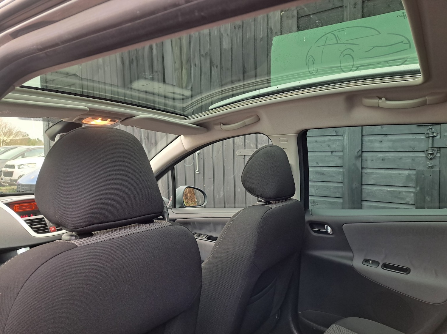 Used Peugeot 207 2010 for sale - 77089873: Photo 17