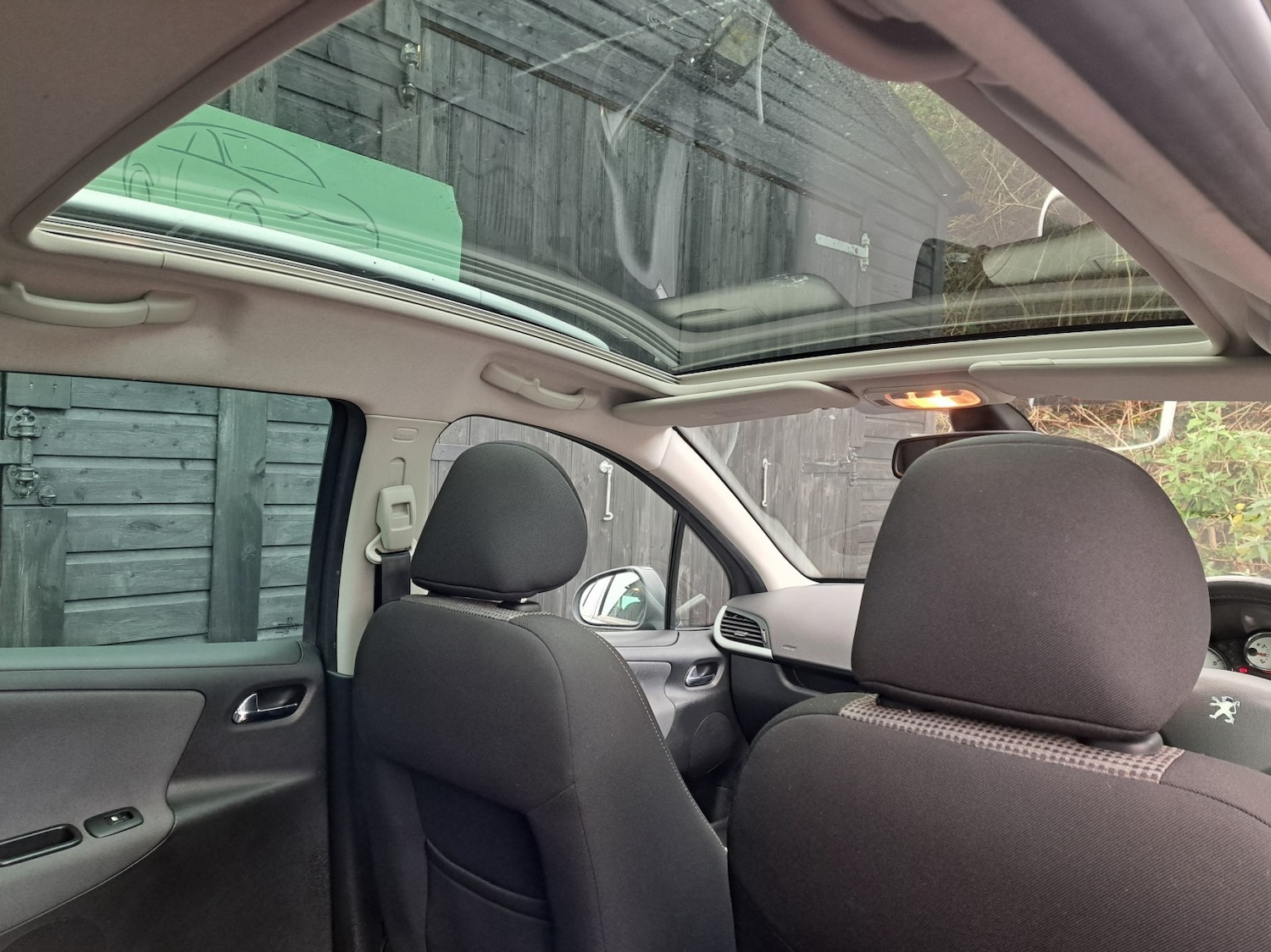 Used Peugeot 207 2010 for sale - 77089873: Photo 19