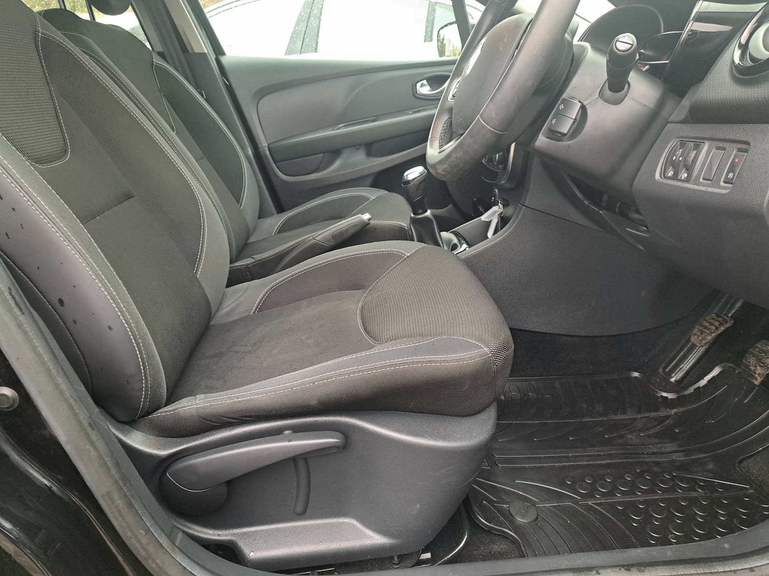 Used Renault Clio 2025 for sale - 77314075: Photo 10