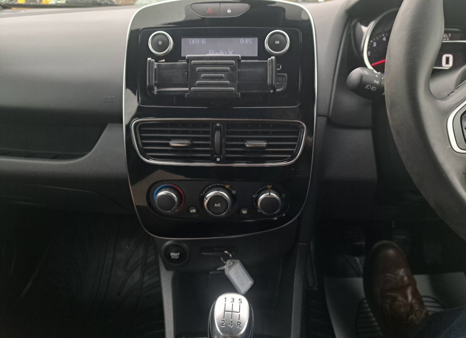 Used Renault Clio 2025 for sale - 77314075: Photo 11