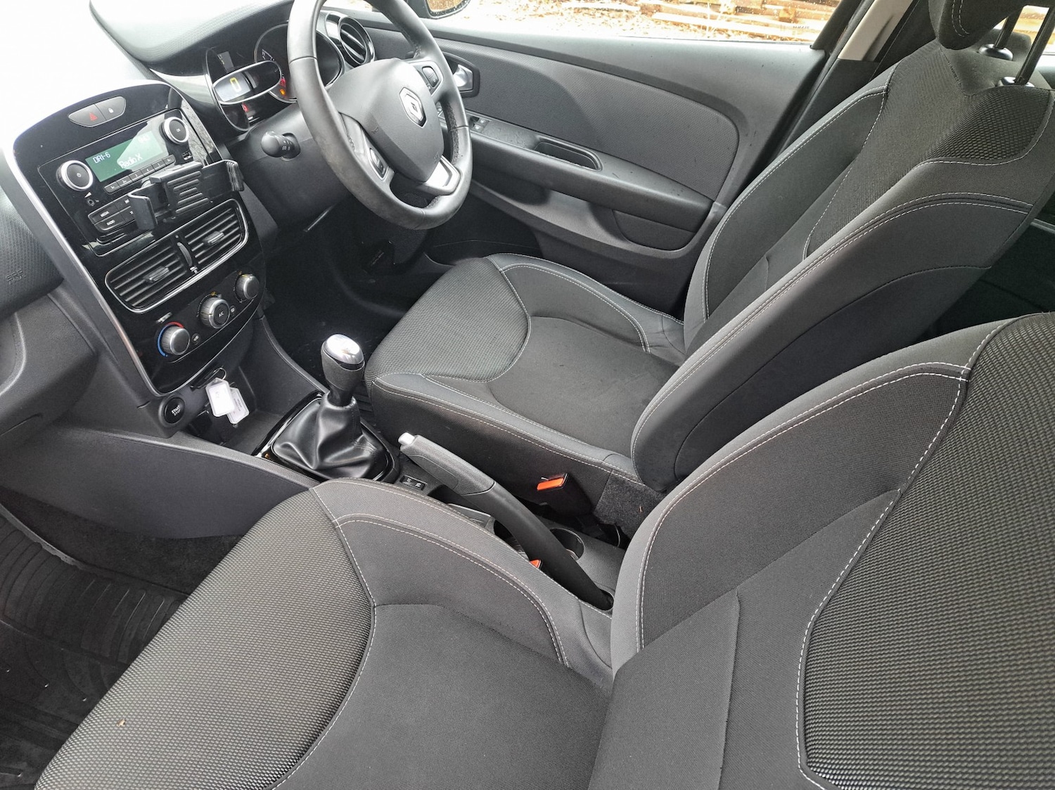 Used Renault Clio 2025 for sale - 77314075: Photo 15