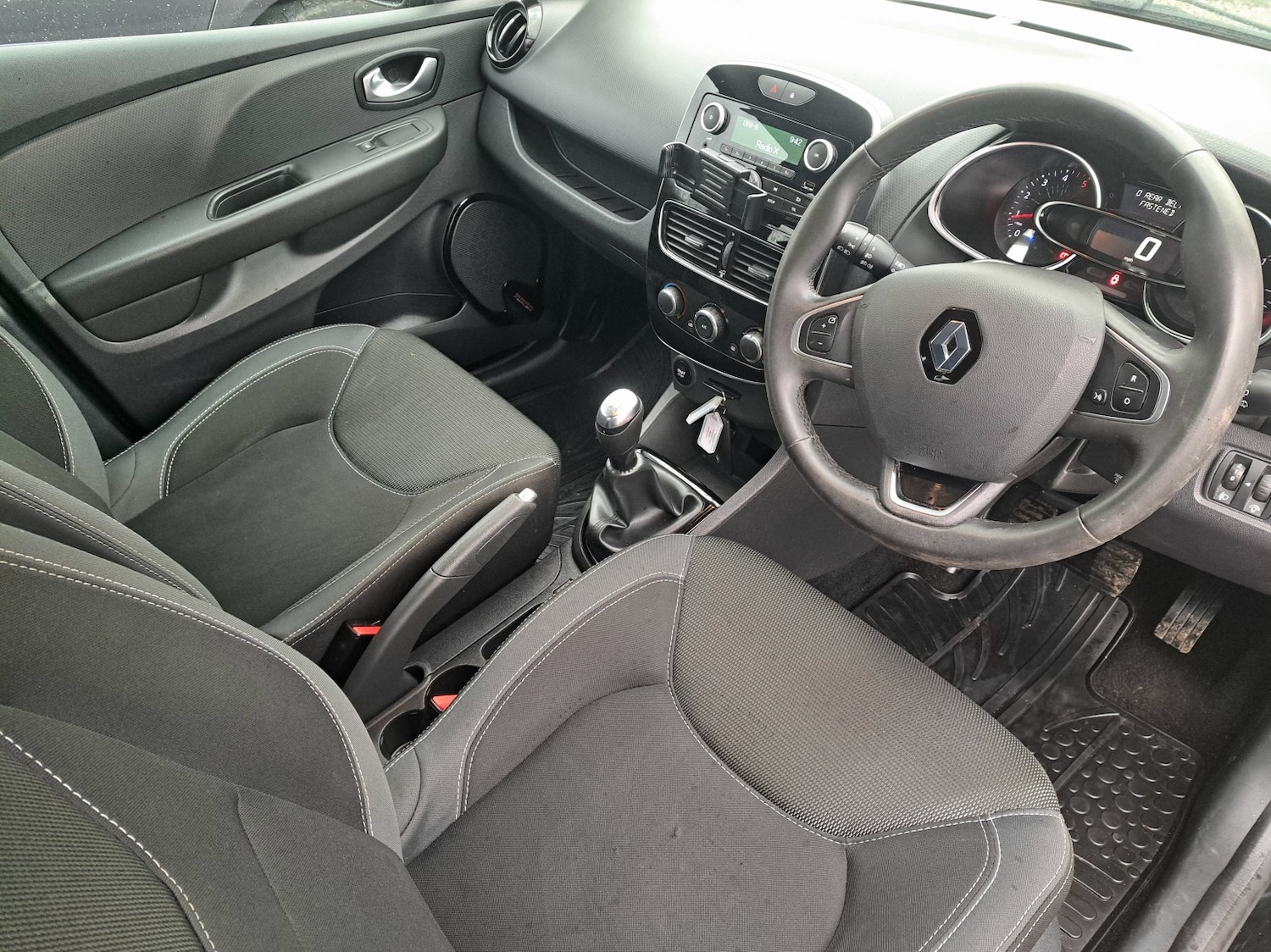 Used Renault Clio 2025 for sale - 77314075: Photo 9