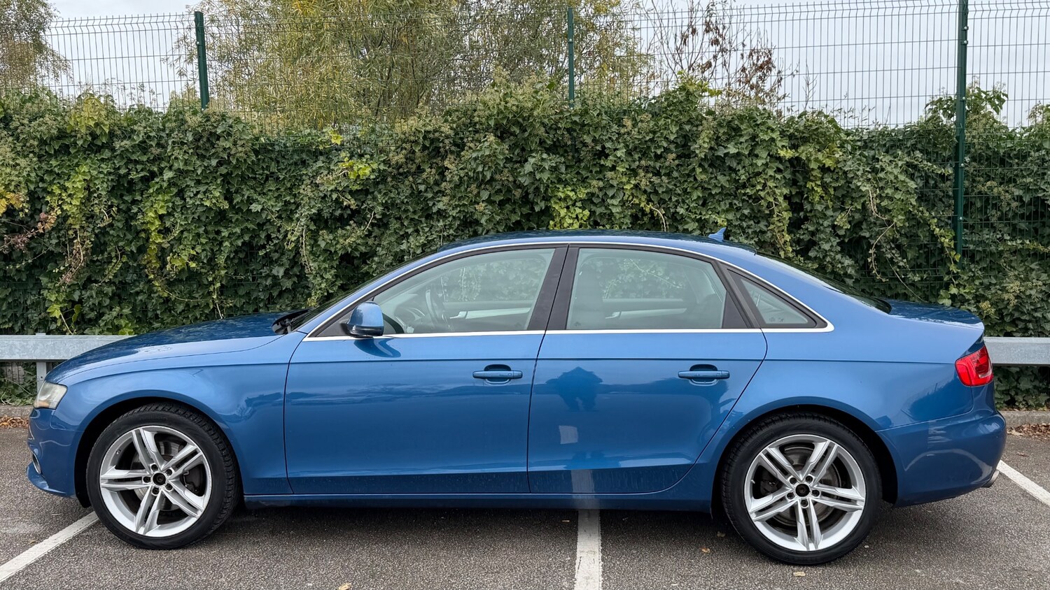 Used Audi A4 2009 for sale - 76375724: Photo 6