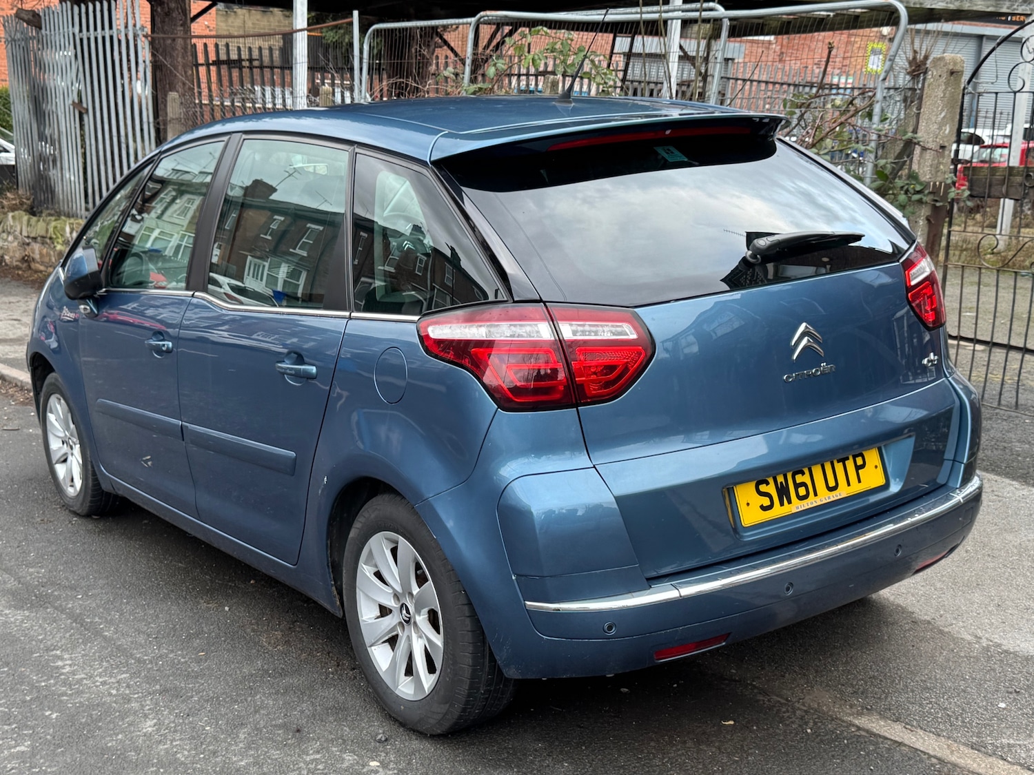 Used Citroen C4 Picasso 2011 for sale - 77393436: Photo 7