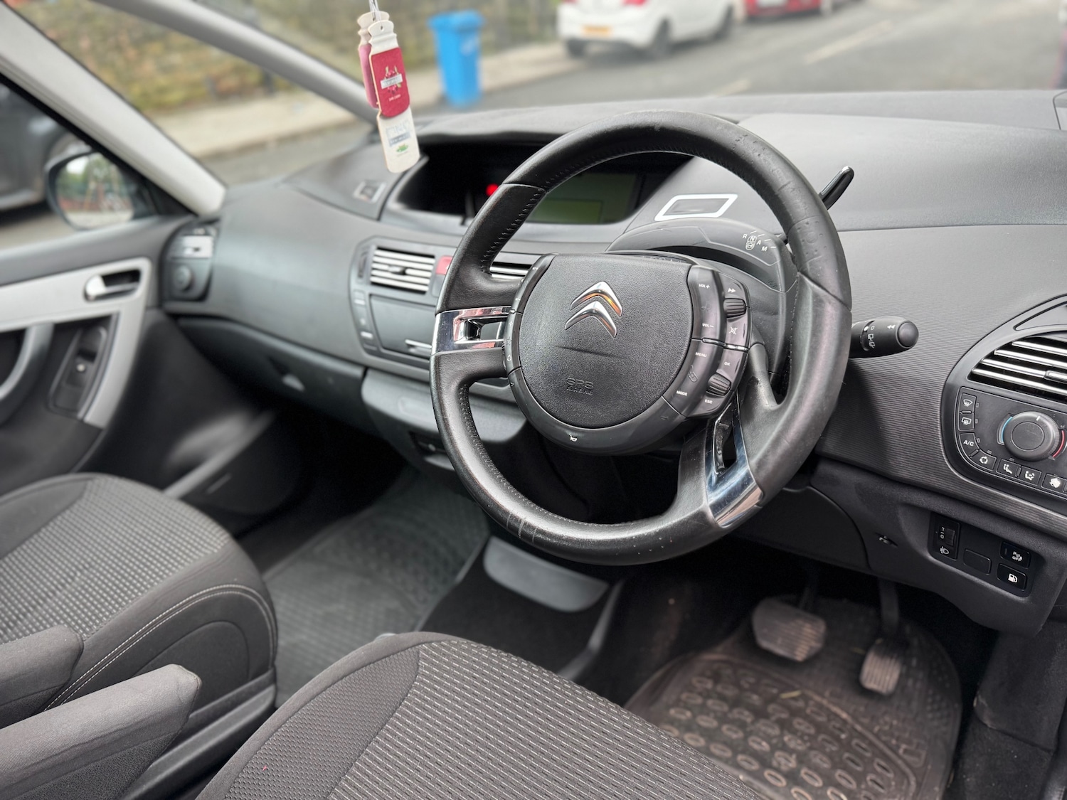 Used Citroen C4 Picasso 2011 for sale - 77393436: Photo 8