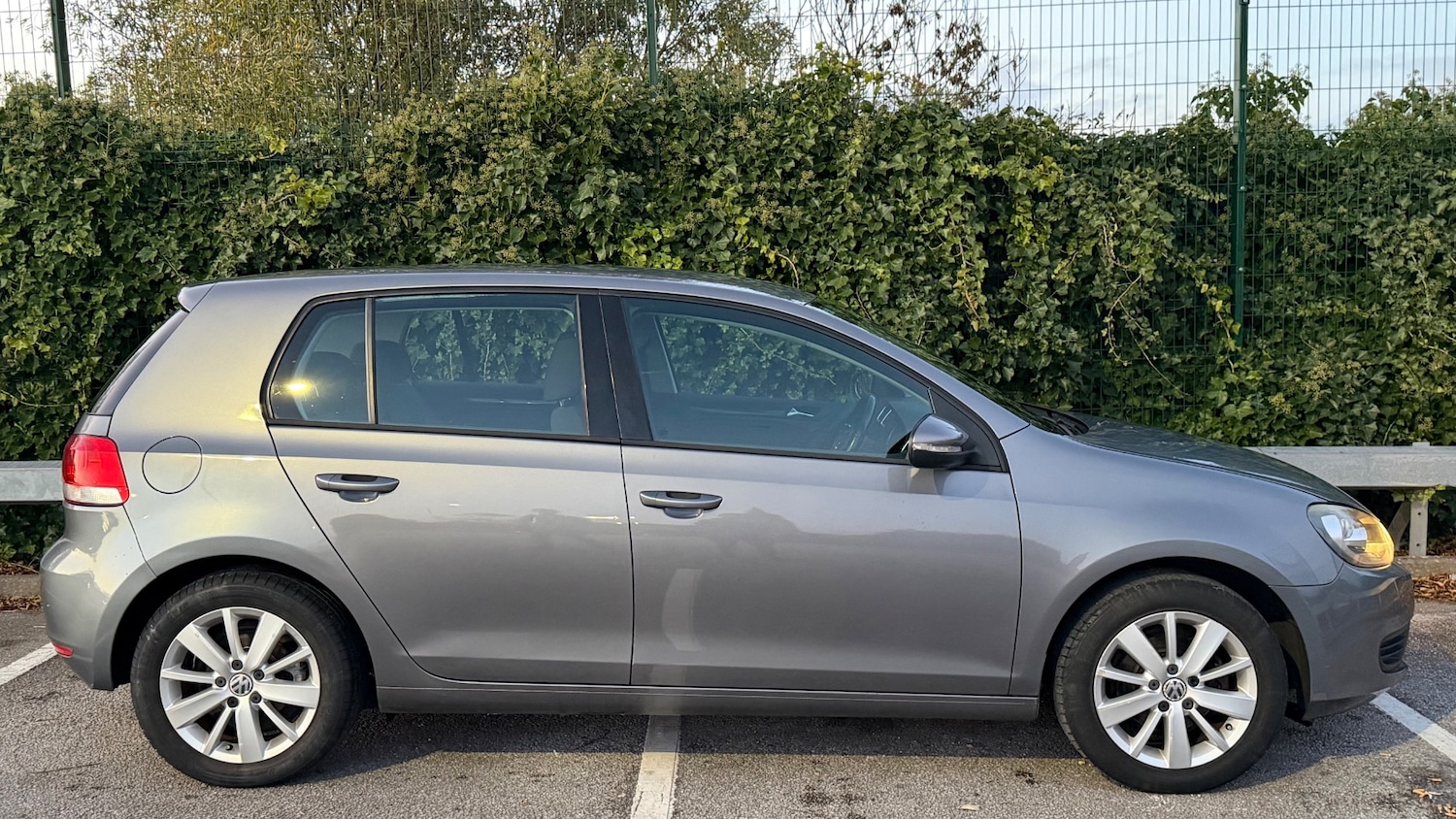 Used Volkswagen Golf 2010 for sale - 76407756: Photo 5