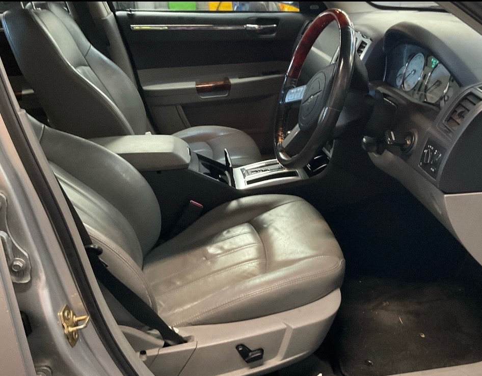 Used Chrysler 300C 2006 for sale - 76497600: Photo 7