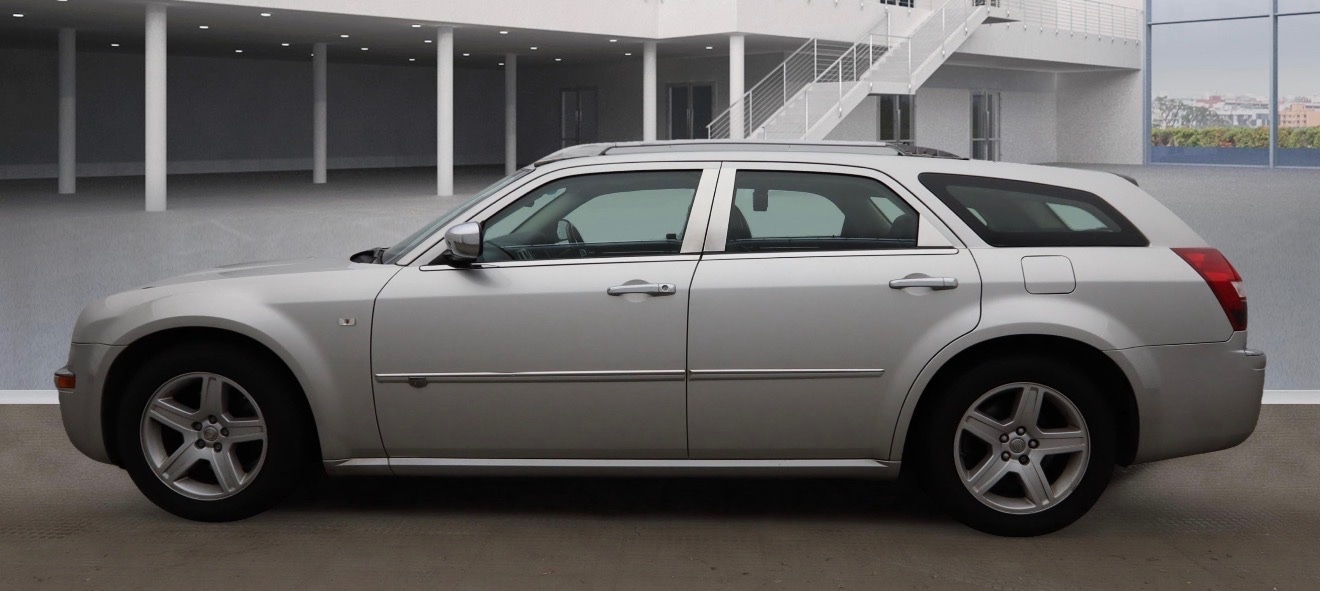 Used Chrysler 300C 2010 for sale - 76539496: Photo 6