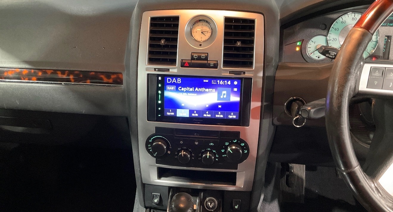 Used Chrysler 300C 2010 for sale - 76539496: Photo 7