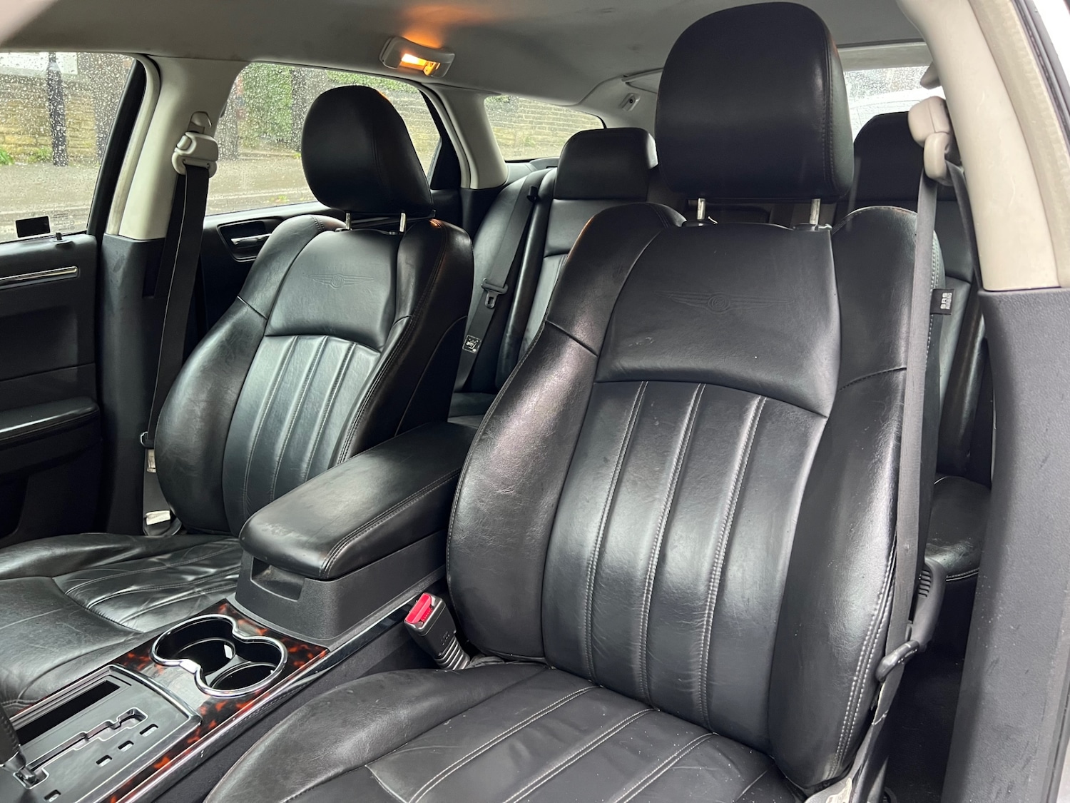 Used Chrysler 300C 2010 for sale - 76539496: Photo 8