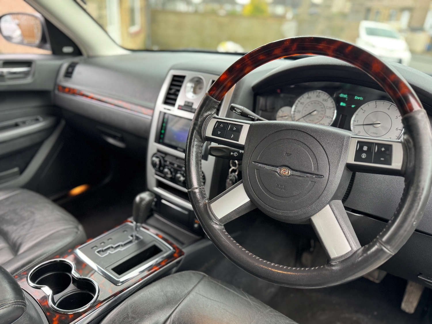 Used Chrysler 300C 2010 for sale - 77277568: Photo 16