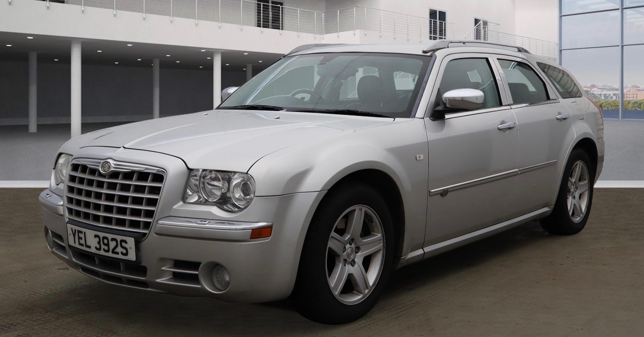 Used Chrysler 300C 2010 for sale - 77277568: Photo 2