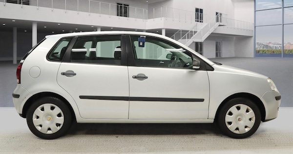 Used Volkswagen Polo 2009 for sale - 76343953: Photo 5