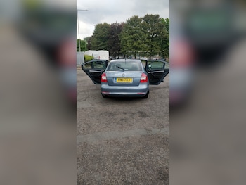 2011 (11) - 1.6 SE 5dr
