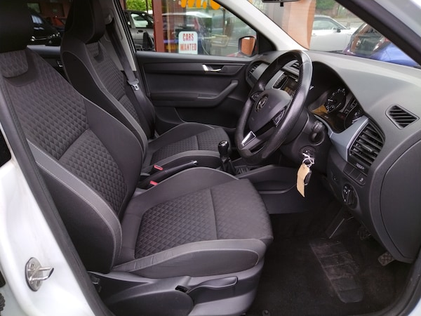 Used Skoda Fabia 2018 for sale - 71094235: Photo 2